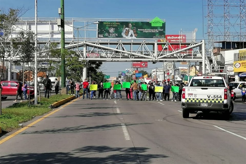 La Policía Vial realizó cortes a la circulación para desviar el tráfico.