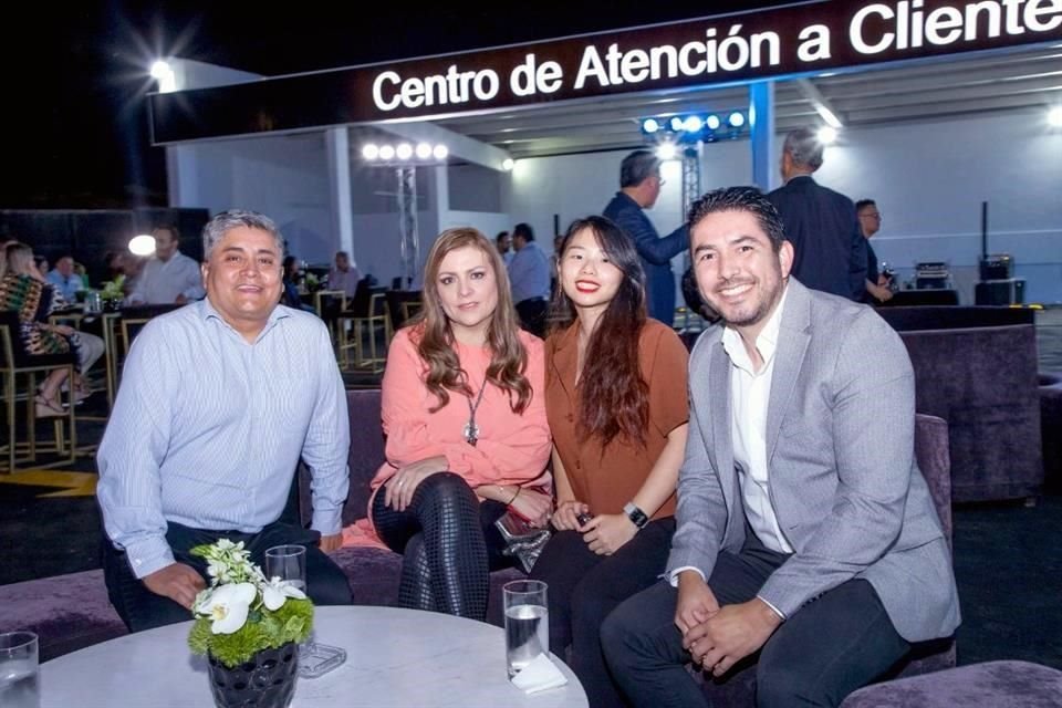 Misael Vázquez, Érika González, Miriam Peng e Iván Rodríguez.