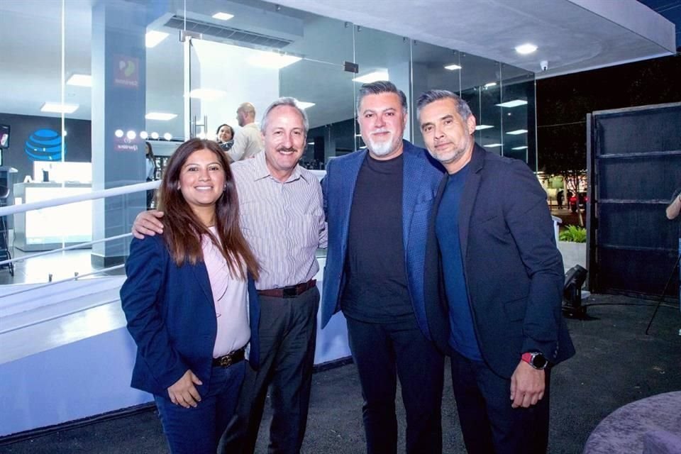 Perla Hernández, Alfonso Herrera, Rafael Espeleta y Rafael Santoscoy.