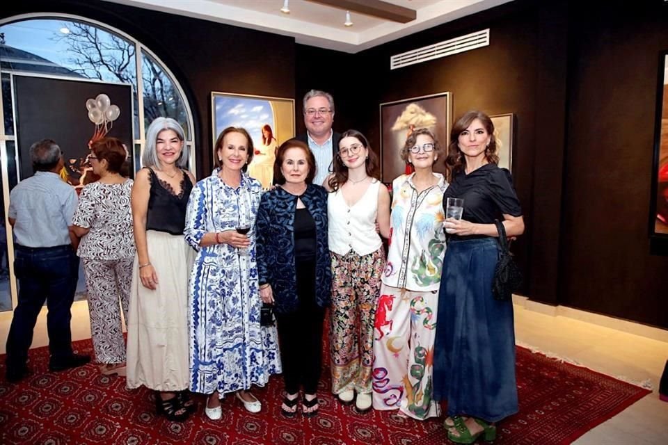 Mariano Morales, Melissa Villarreal, Bibi Coindreau, Lorena Coindreau, Renata García Cano Bulnes, Carla García Cano y Verónica Eaton