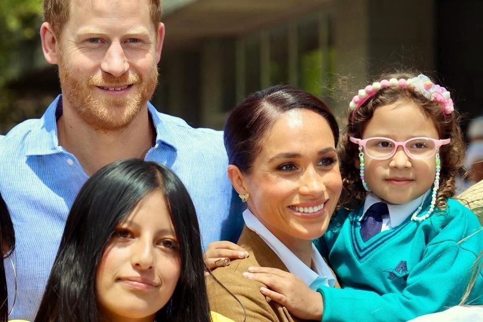 Aretes de la princesa Diana, usados por Meghan durante su visita a Colombia.