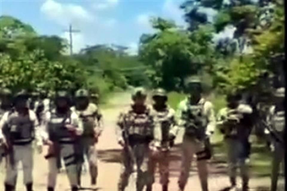 '¡Son pueblo!, ¡Pónganse de nuestra parte!', pidieron pobladores de Chicomuselo, Chiapas a militares.