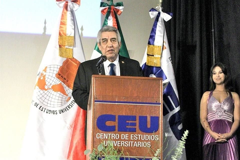 Ing. Antonio Coello Valadez, Rector de la Institución.