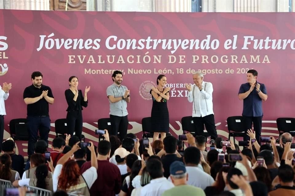 El Presidente AMLO y la Mandataria federal electa, Claudia Sheinbaum, alistan encabezar un evento sobre e programa 'Jóvenes Construyendo el Futuro'.