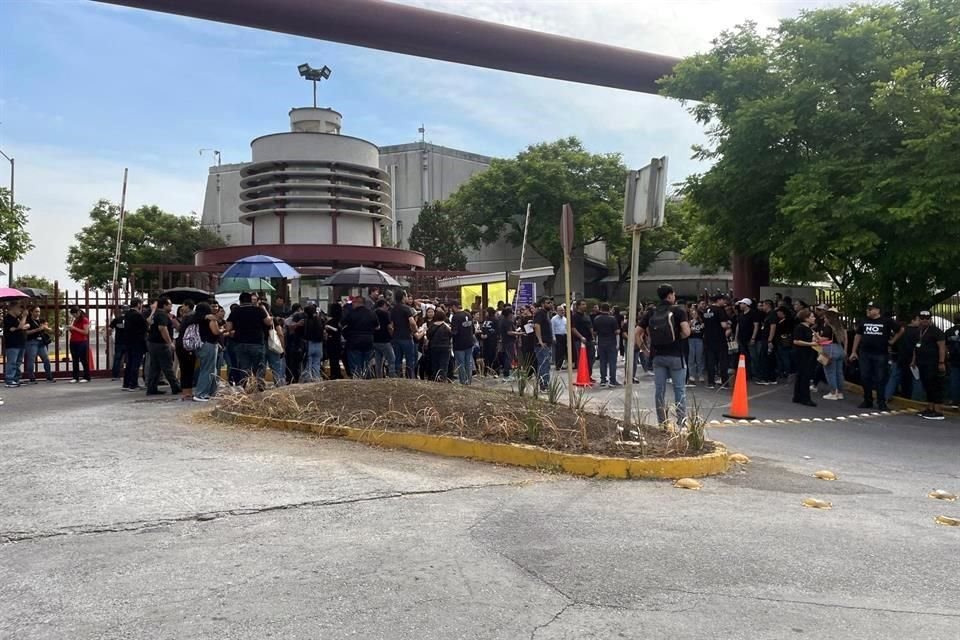 Trabajadores del Poder Judicial de la Federación en Nuevo León iniciaron un paro de labores.