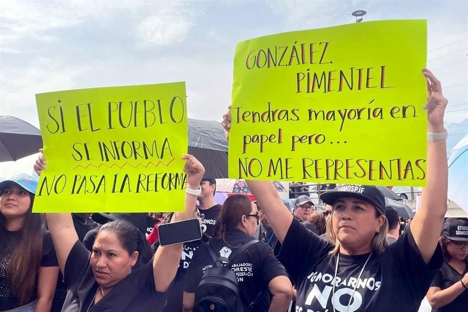 Los manifestantes se oponen a la reforma constitucional del Poder Judicial impulsada a nivel federal.