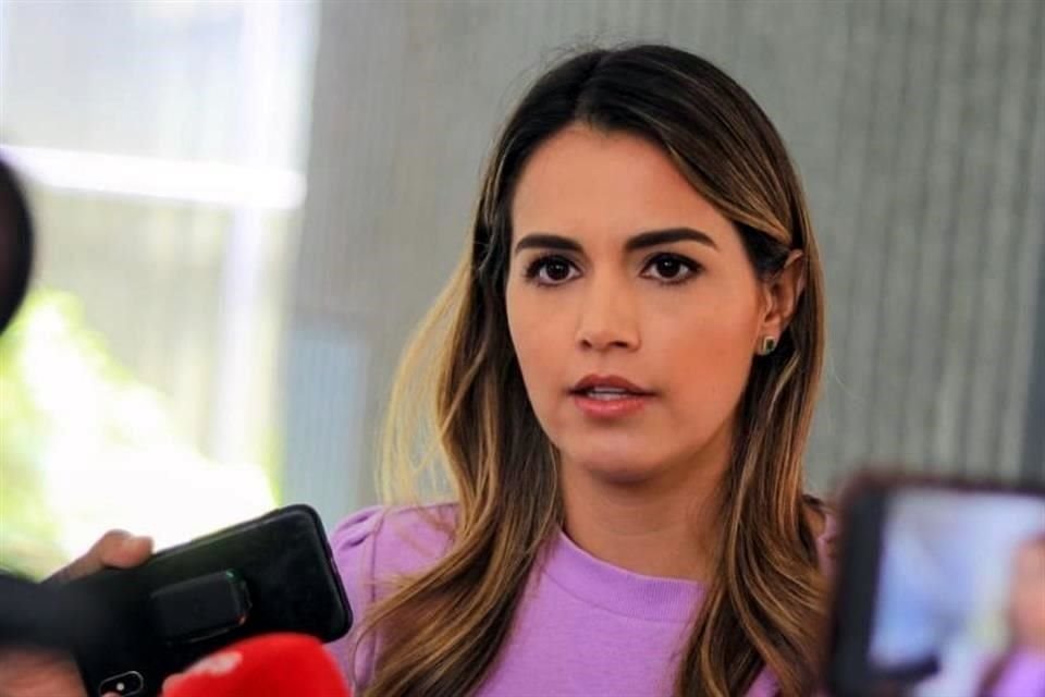 Lorena de la Garza, Diputada local del PRI.
