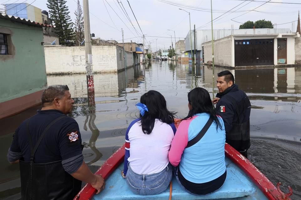 Chalco cumple 20 días bajo aguas negras y, en vez de que la anegación disminuya, ha aumentado en los últimos días... escalando también las afectaciones.