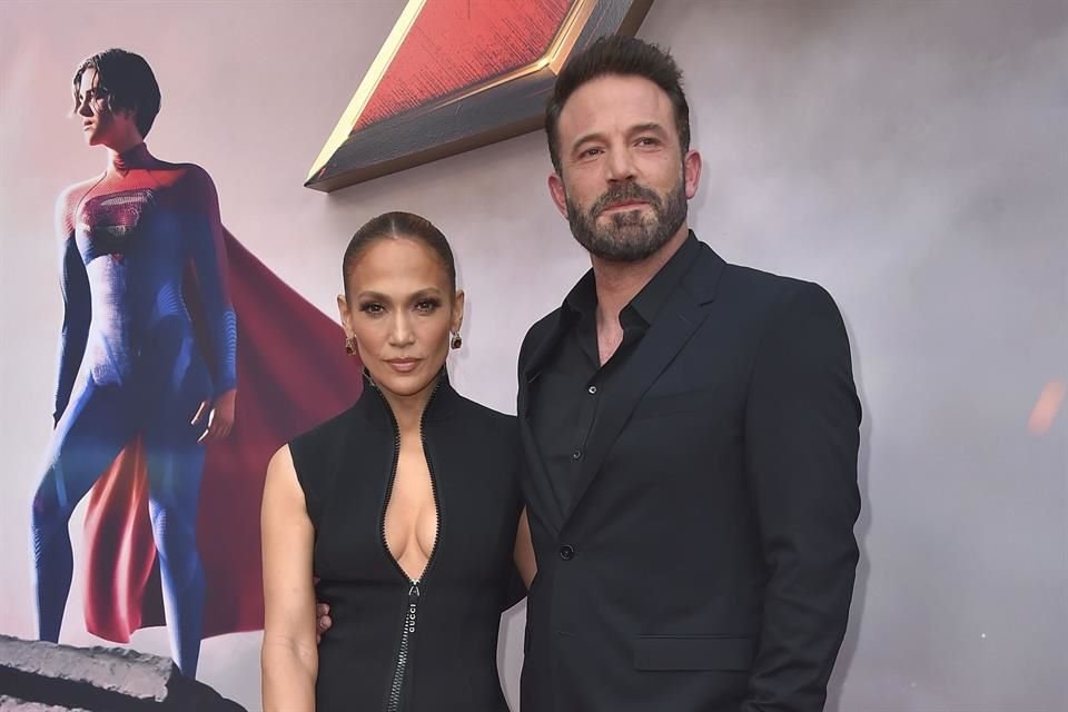 Después de los rumores, Jennifer Lopez solicitó el divorcio de Ben Affleck en el Tribunal Superior de Los Ángeles, según reportes.