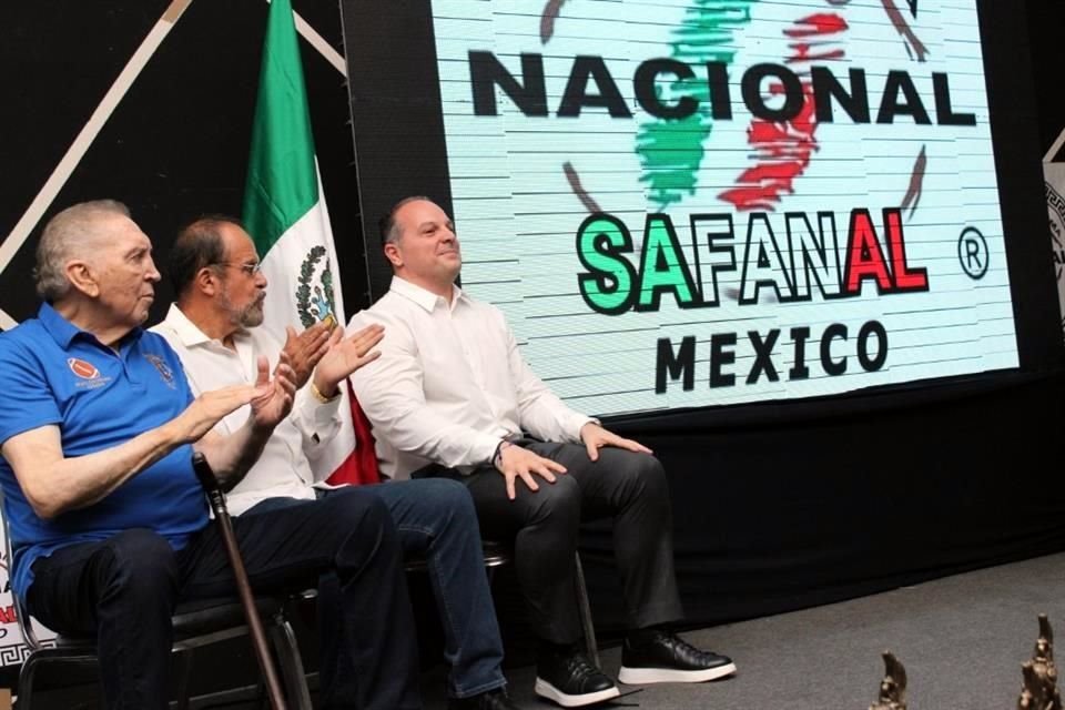 El Salón de la Fama Nacional (SAFANAL México), reconoce e 'inmortaliza' a ex jugadores de instituciones y clubes de fútbol americano de Nuevo León.