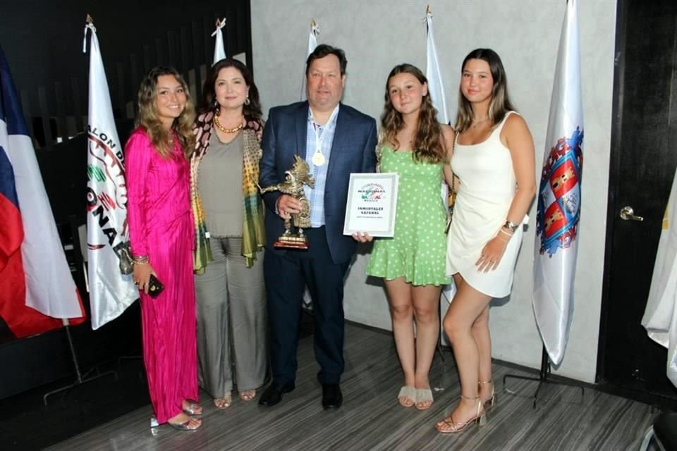 Paulina Jasso, Cecilia Kaun, Federico Jasso, Camila Jasso e Isabella Jasso (Avispones)