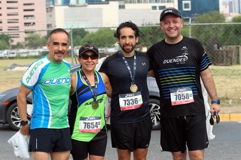 Arturo González, Cecy Fuentes, Arturo González y Luis Enrique Montenegro