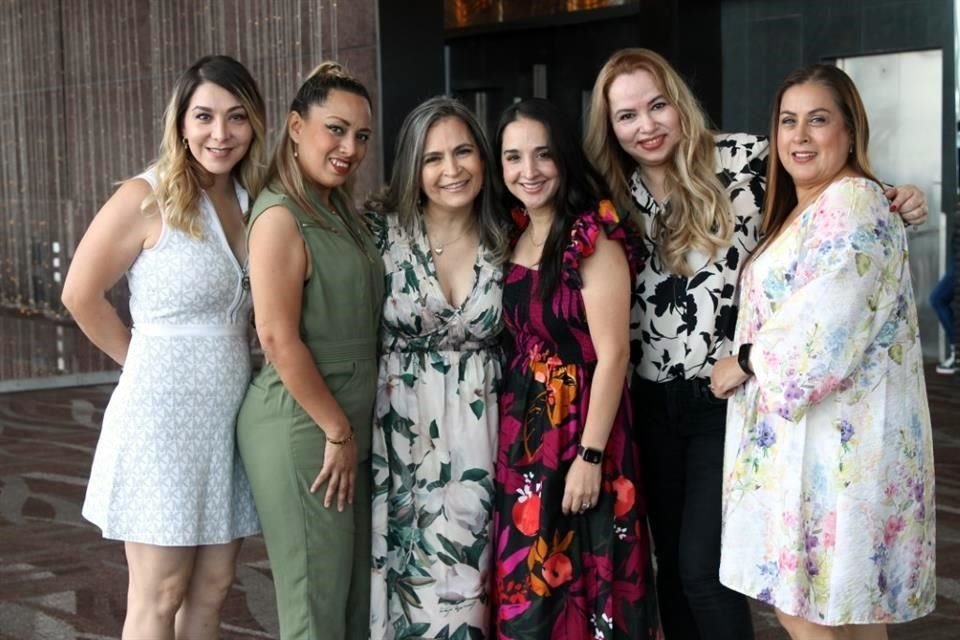 Laura Flores, Ale Alemán y Jovima Jasso, Lydia Román y Sol Aguayo