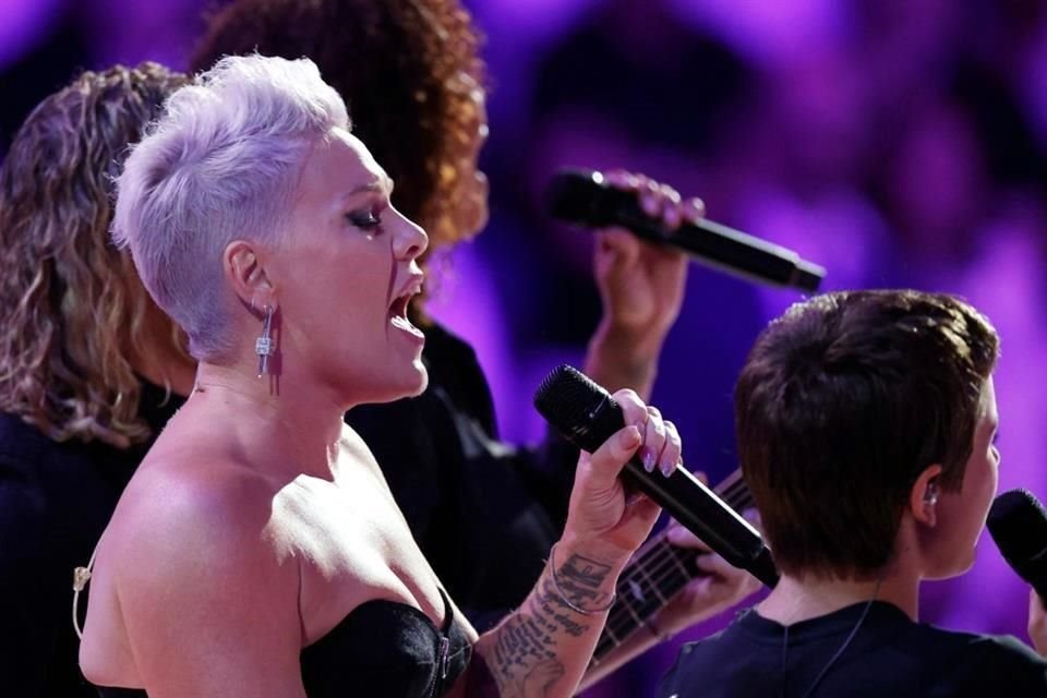 La cantante Pink y su hija Willow pusieron este jueves el momento emotivo durante la clausura de la Convención Nacional Demócrata de 2024, en Estados Unidos.