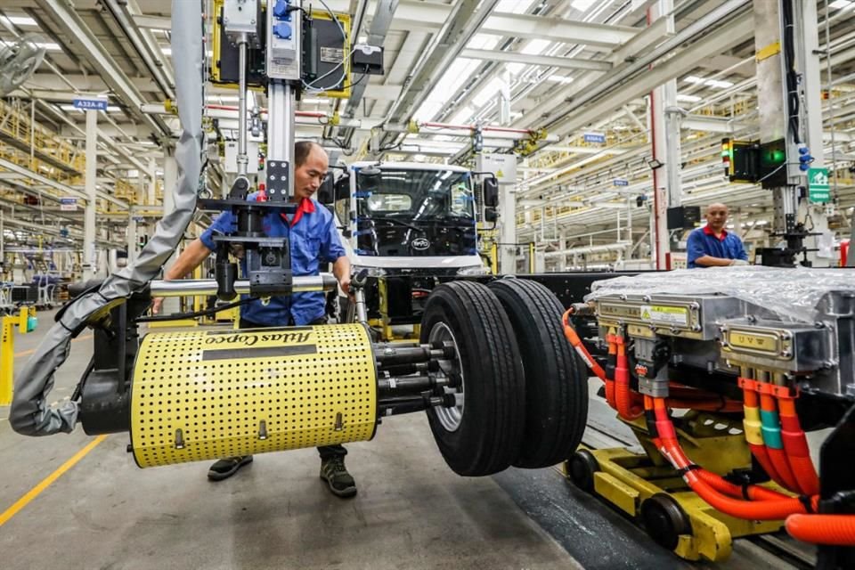A pressão dos EUA para restringir os produtos chineses levou o México a impor tarifas de até 50% sobre veículos leves, têxteis e aço.