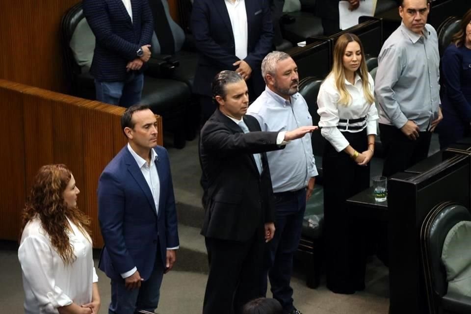 Pedro Arce rindió protesta como nuevo Fiscal de Justicia del Estado en el pleno del Congreso estatal.