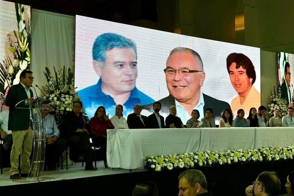 El evento de homenaje se realizó en la nave de la preparatoria técnica General Emiliano Zapata.