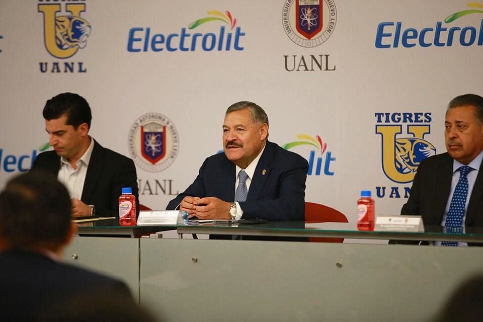 Potencia Electrolit el deporte en la UANL