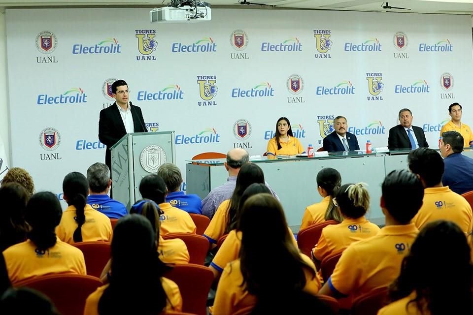 Potencia Electrolit el deporte en la UANL