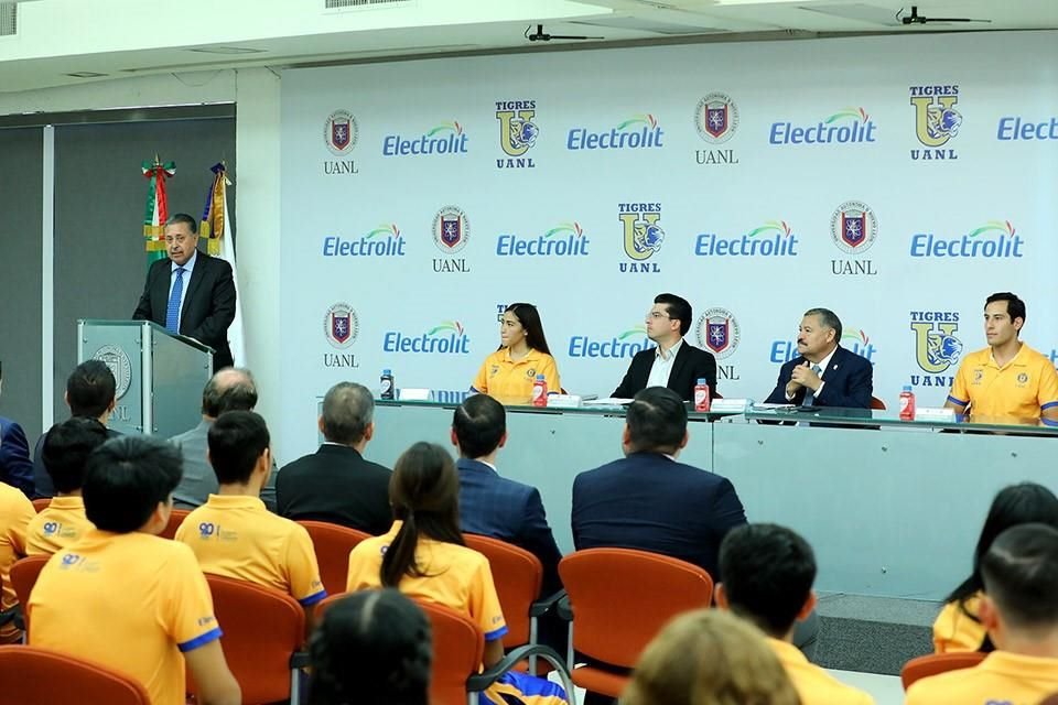 Potencia Electrolit el deporte en la UANL