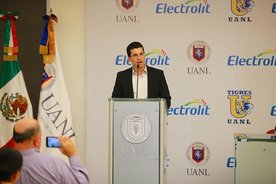 Potencia Electrolit el deporte en la UANL