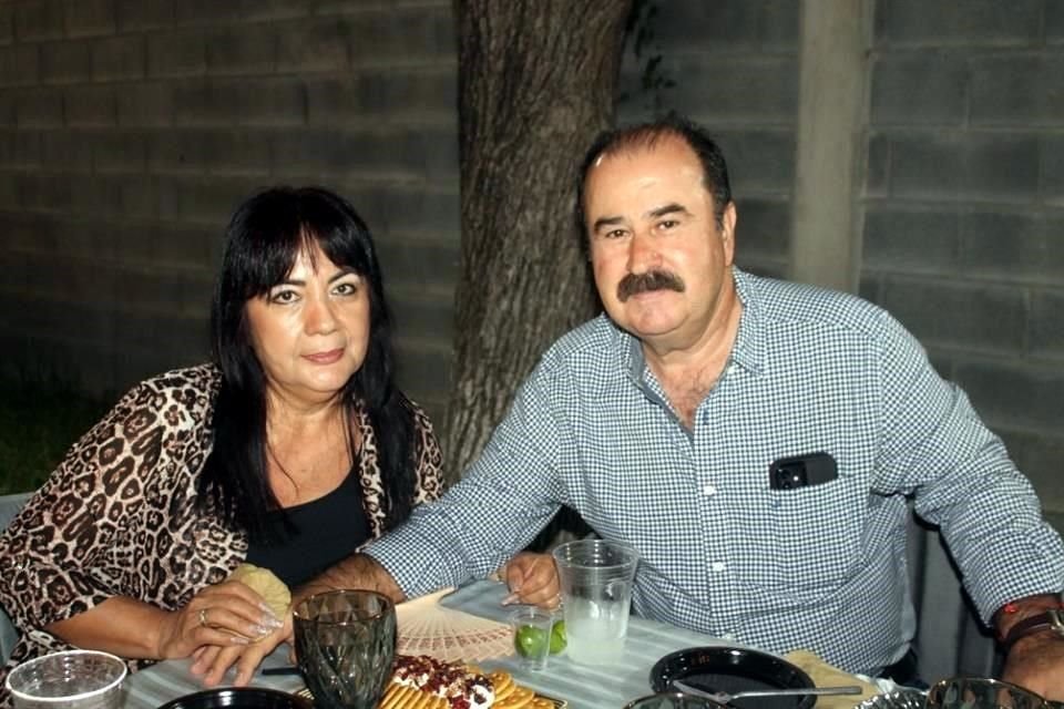 Olivia Jiménez y César Valdez