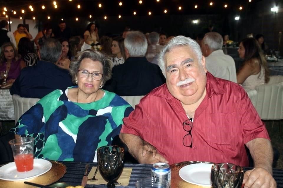 Consuelo Saldaña de Villarreal y Juan Manuel Villarreal