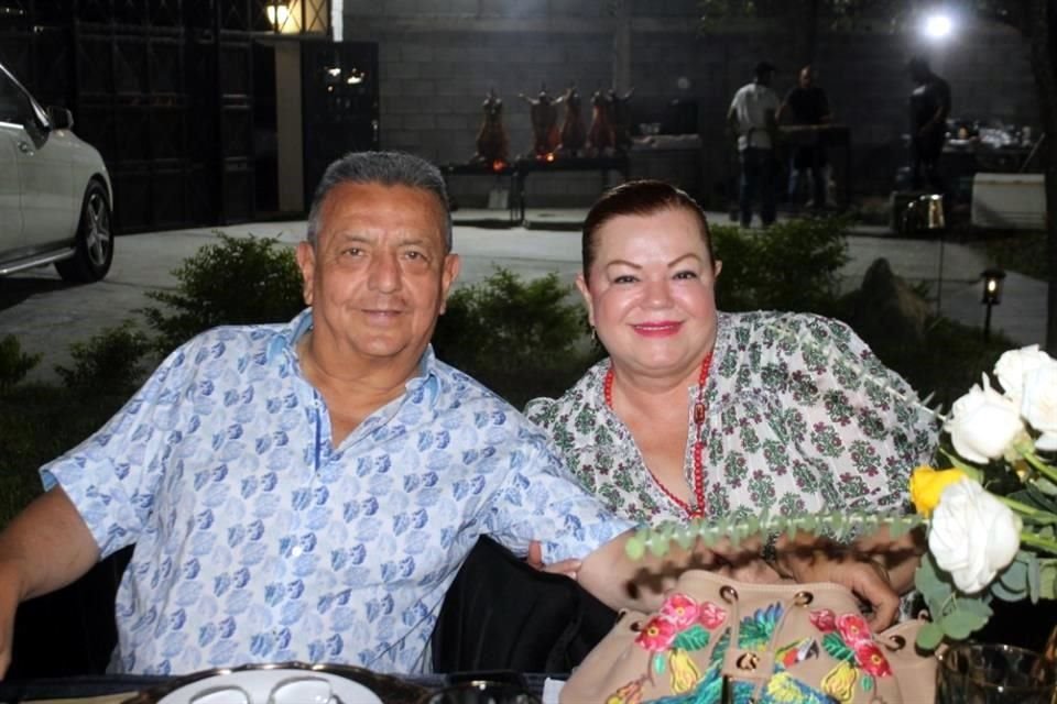 Ismael Montoya y Paty Chávez