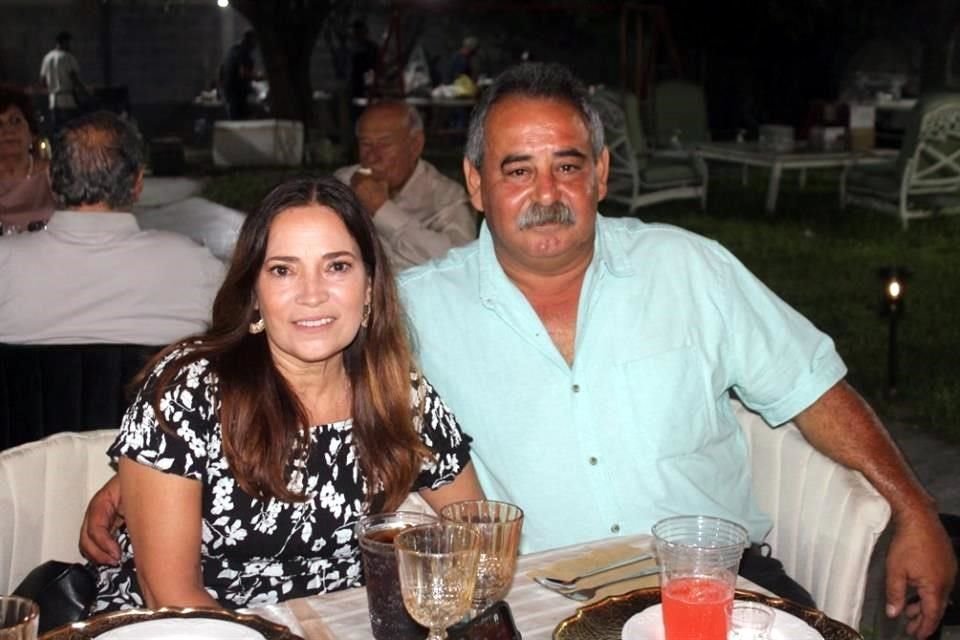 Mirna Garza y Ángel Almada