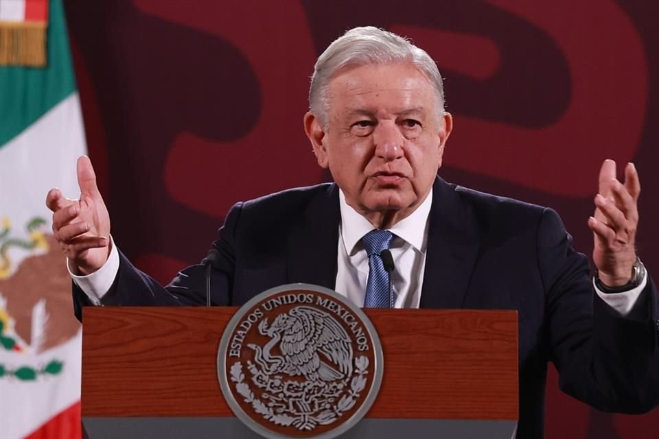 AMLO anunció una pausa en la relación con las Embajadas de EU y Canadá tras sus críticas contra la reforma judicial.