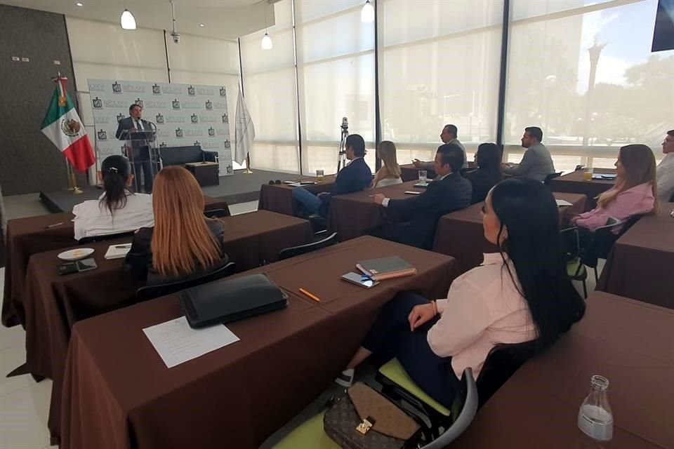 Al curso de capacitación acudieron 24 de los 42 Diputados electos.
