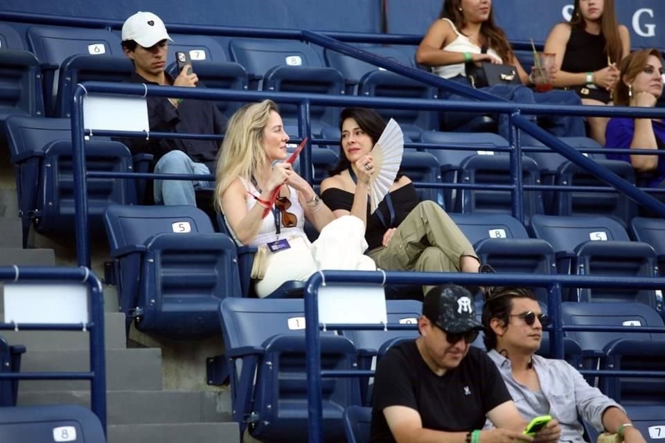 Astrid Valdez y Arlen Valdez