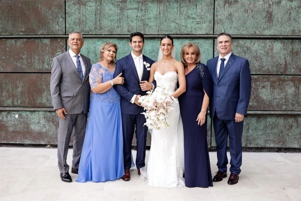 Othón Corral Rubio, Claudia Hernández de Corral, LOS NOVIOS, Betty Santos de Domene y Juan Domene Massú
