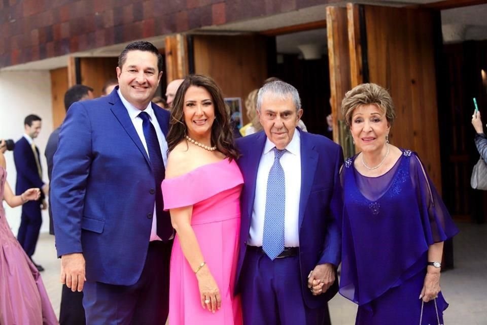 Nick Elizondo, Ivonne Rodríguez de Elizondo, Alejandro Rodríguez y Carmen Bonetti de Rodríguez