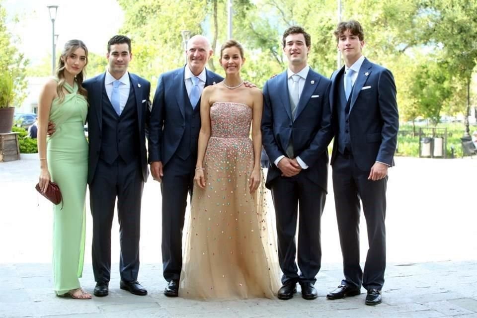 Vanessa Leal, Alberto Backhoff, Gustavo Backhoff, María del Carmen de Backhoff, Hank Backhoff y Gustavo Backhoff