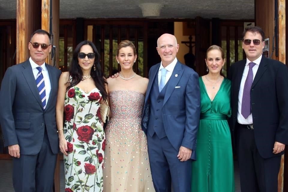 Pico Zambrano, Diana García, María del Carmen de Backhoff,  Gustavo Backhoff, Paloma de Lobeira y Jaime Lobeira