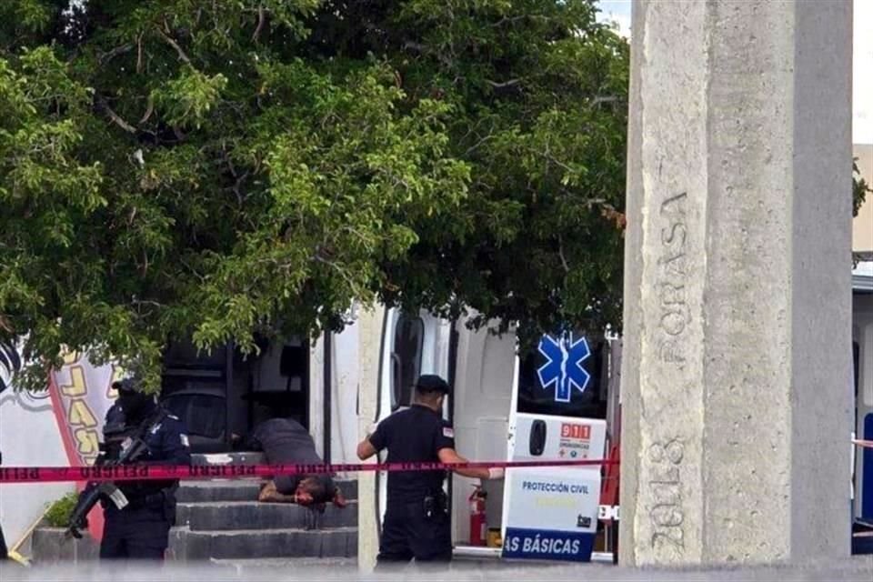 Un hombre y una mujer fueron asesinados a balazos luego de que delincuentes atacaron una barbería, en la Colonia Lomas de San Martín.