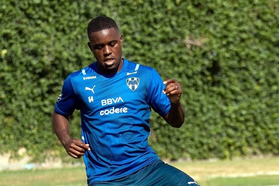 El delantero Joel Campbell ya entrenó con los Rayados, tras su participación en la Copa Oro 2021.