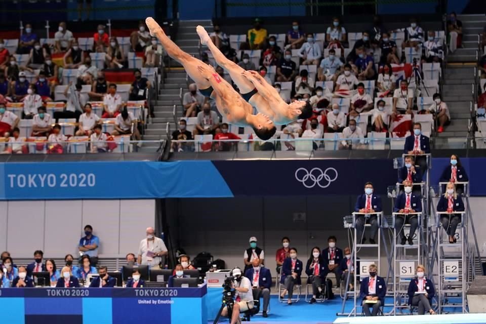 La pareja de Juan Manuel celaya y Yahel Castillo lograron el cuarto lugar en la prueba de sincronizados trampolín de 3 metros.