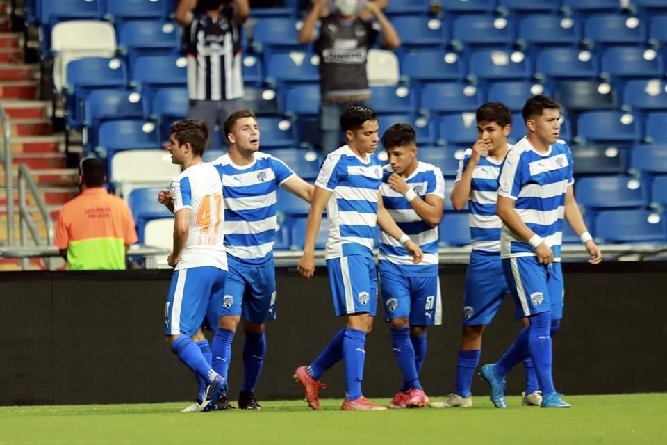 Aldo De Nigris debutó al frente de Raya2 con derrota de 2-1 ante Cancún FC en el estreno del cuadro filial de los Rayados en el Estadio BBVA. Repasa las imágenes del partido.