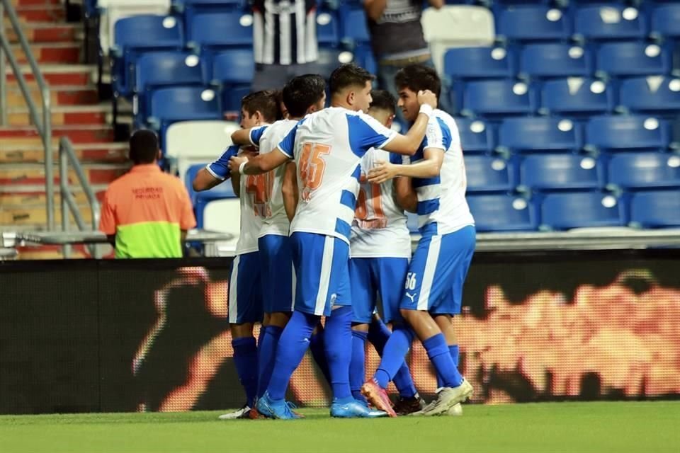 Aldo De Nigris debutó al frente de Raya2 con derrota de 2-1 ante Cancún FC en el estreno del cuadro filial de los Rayados en el Estadio BBVA. Repasa las imágenes del partido.