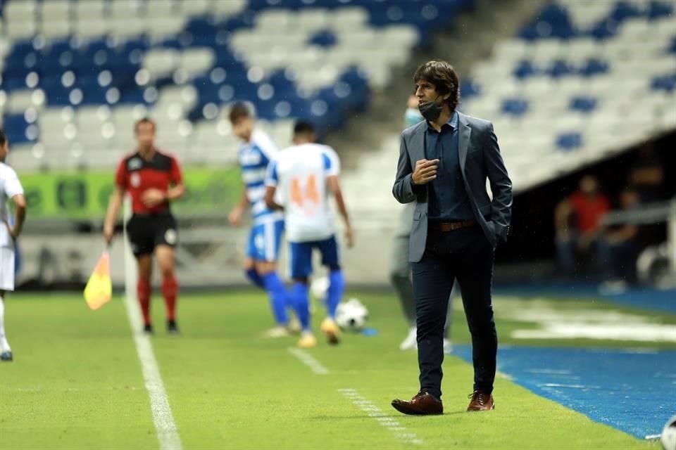 Aldo De Nigris debutó al frente de Raya2 con derrota de 2-1 ante Cancún FC en el estreno del cuadro filial de los Rayados en el Estadio BBVA. Repasa las imágenes del partido.