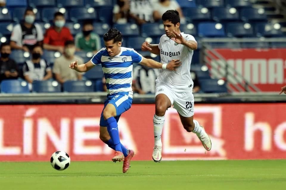 Aldo De Nigris debutó al frente de Raya2 con derrota de 2-1 ante Cancún FC en el estreno del cuadro filial de los Rayados en el Estadio BBVA. Repasa las imágenes del partido.