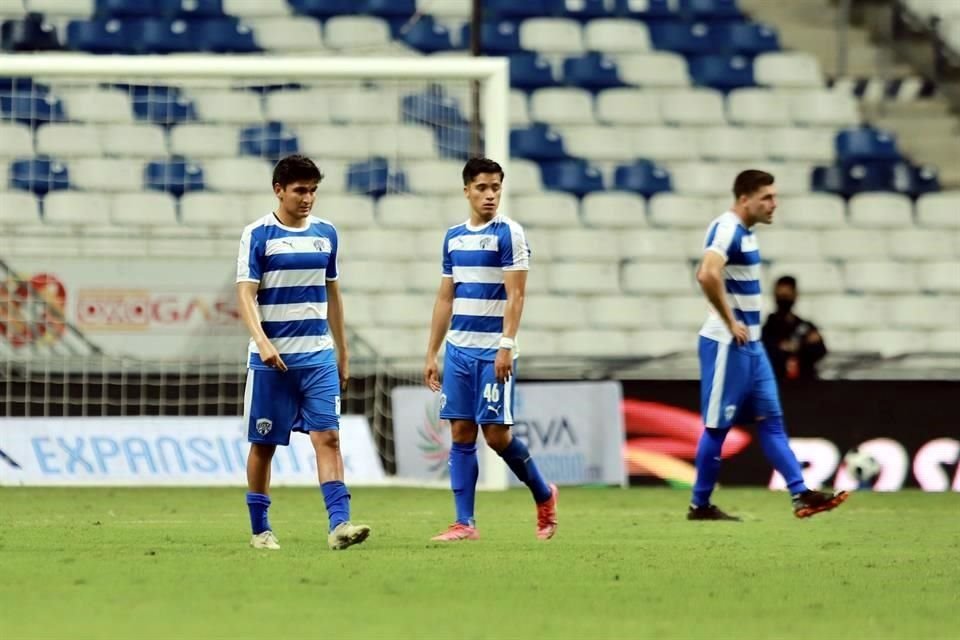 Aldo De Nigris debutó al frente de Raya2 con derrota de 2-1 ante Cancún FC en el estreno del cuadro filial de los Rayados en el Estadio BBVA. Repasa las imágenes del partido.