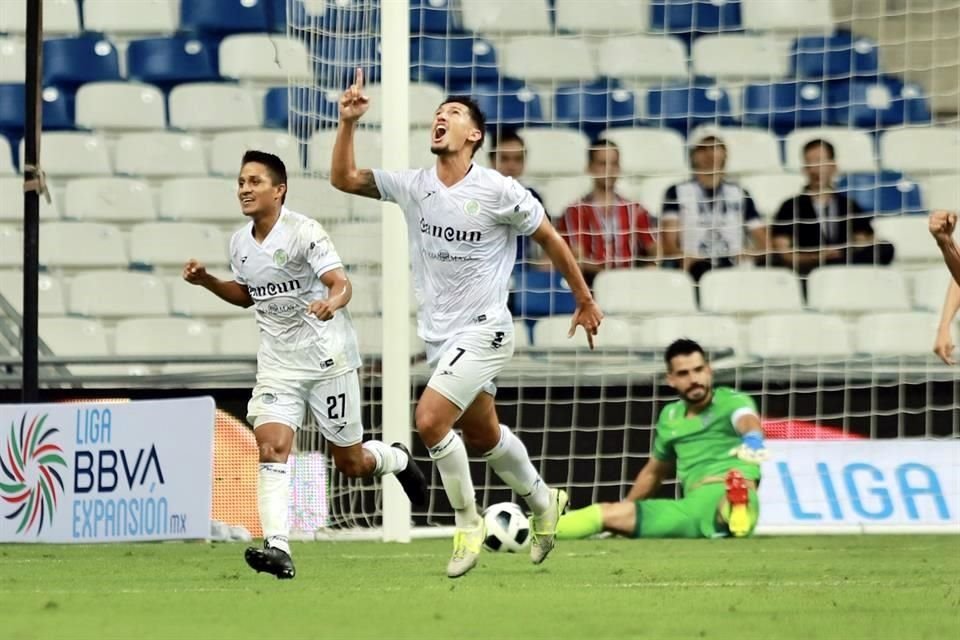 Aldo De Nigris debutó al frente de Raya2 con derrota de 2-1 ante Cancún FC en el estreno del cuadro filial de los Rayados en el Estadio BBVA. Repasa las imágenes del partido.