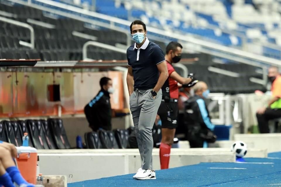 Aldo De Nigris debutó al frente de Raya2 con derrota de 2-1 ante Cancún FC en el estreno del cuadro filial de los Rayados en el Estadio BBVA. Repasa las imágenes del partido.