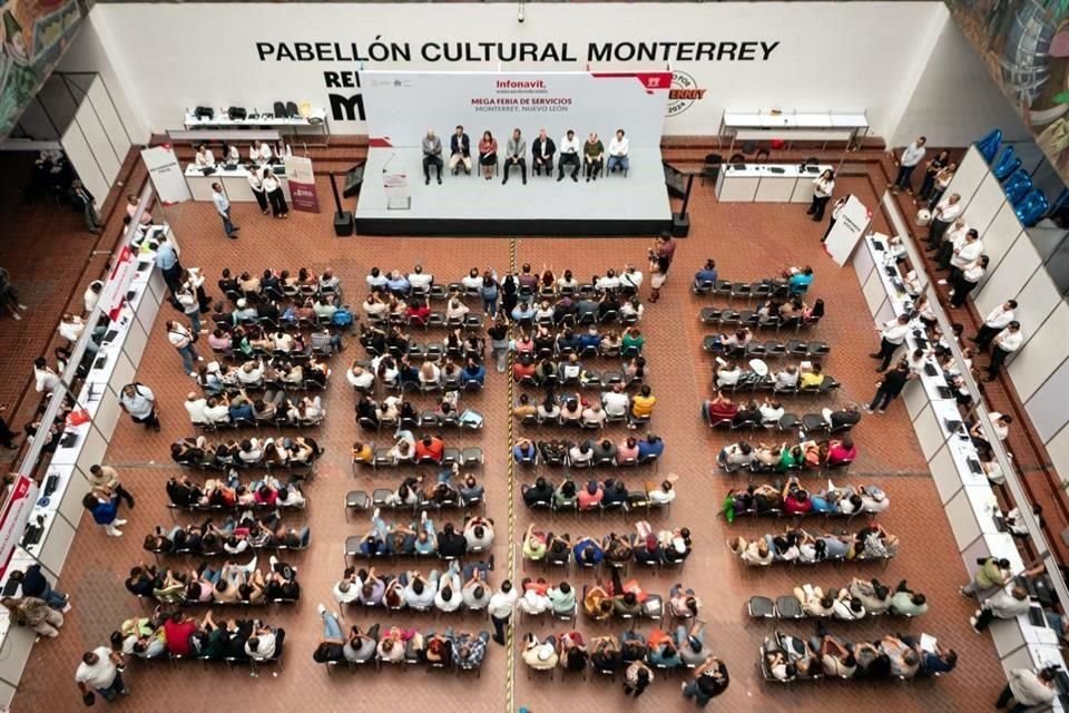 El Instituto del Fondo Nacional de la Vivienda para los Trabajadores (Infonavit) celebró un evento en el Palacio Municipal de Monterrey para asesorar a derechohabientes.