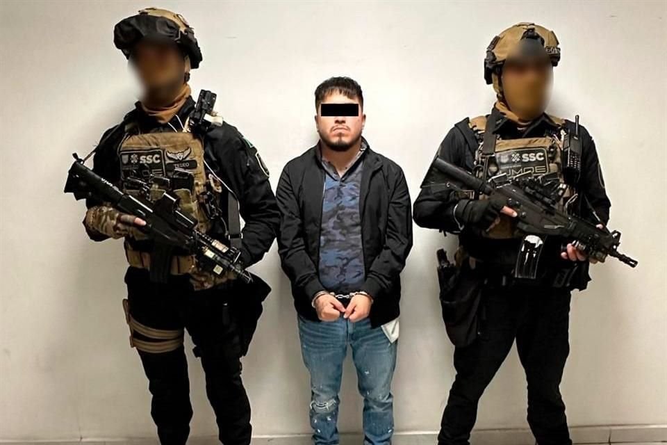 'Fernandito' líder de La Unión Tepito fue detenido con 100 dosis de cocaína, 20 envoltorios de mariguana, dinero en efectivo y un equipo telefónico, en la Alcaldía Xochimilco.