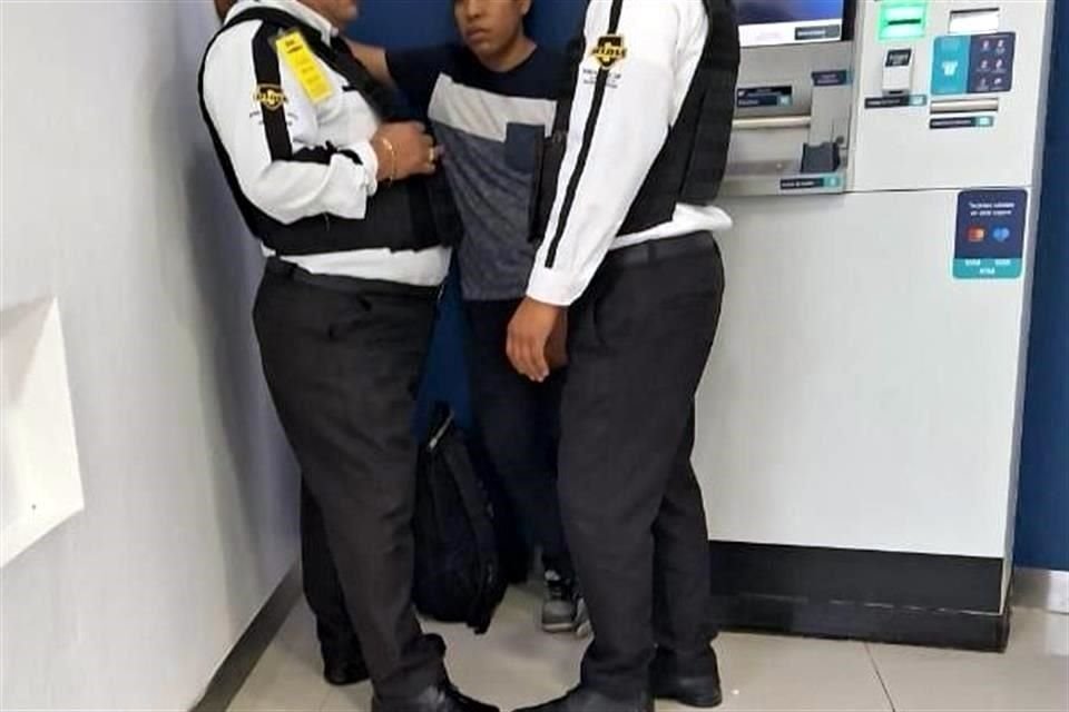Una fuente allegada al caso informó que el detenido fue identificado como Pedro, de quien no se precisó la edad.
