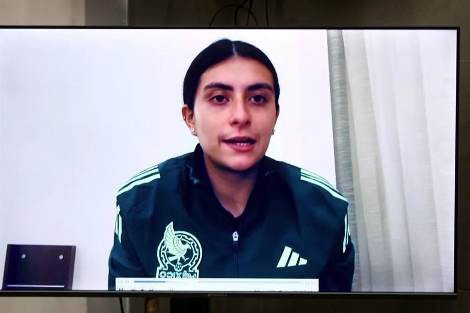 Natalia Colín fue presentada a la distancia, ya que disputa el Mundial Femenil Sub 20 con México.